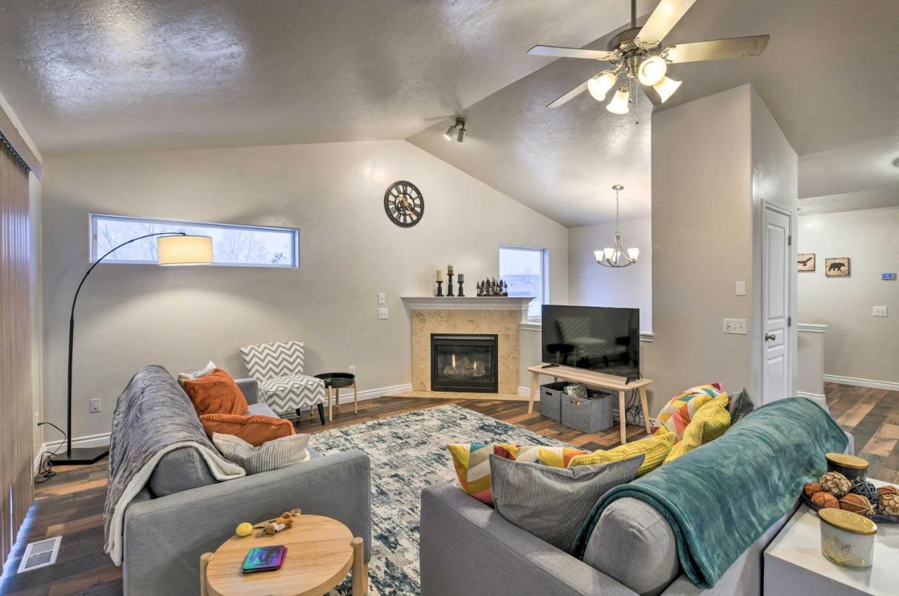 Cozy Anchorage Townhome Less Than Half Mile To Jewel Lake! Eksteriør bilde