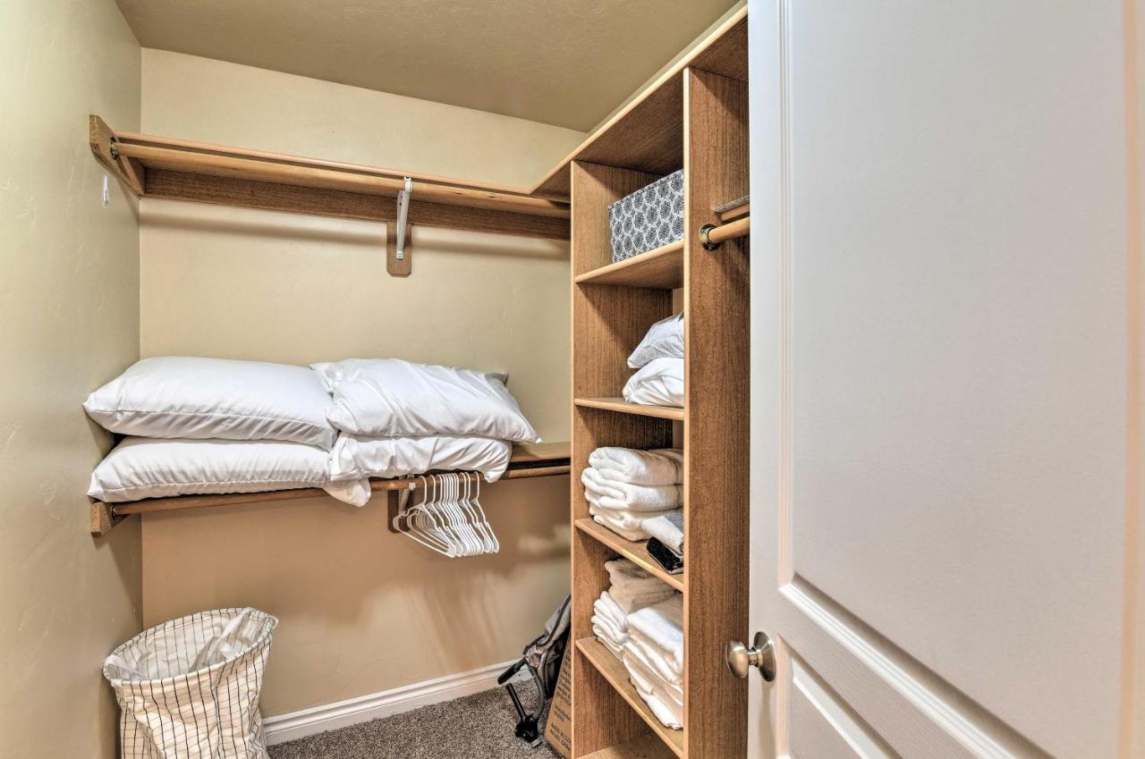 Cozy Anchorage Townhome Less Than Half Mile To Jewel Lake! Eksteriør bilde
