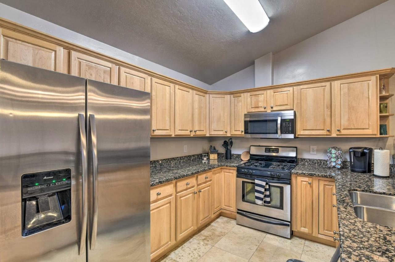 Cozy Anchorage Townhome Less Than Half Mile To Jewel Lake! Eksteriør bilde