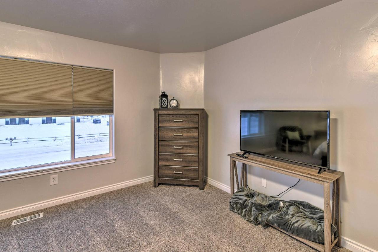 Cozy Anchorage Townhome Less Than Half Mile To Jewel Lake! Eksteriør bilde